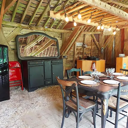 Charmante Ecurie Renovee Avec Jardin, Salle Commune, Espaces De Jeux Enfants Et Decouvertes Botaniques - Fr-1-600-221 * Montenay